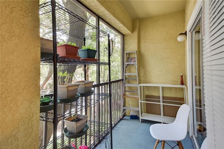 Photo 19 of 35 - 10103 Courtney Palms Blvd #202, Tampa, FL 33619