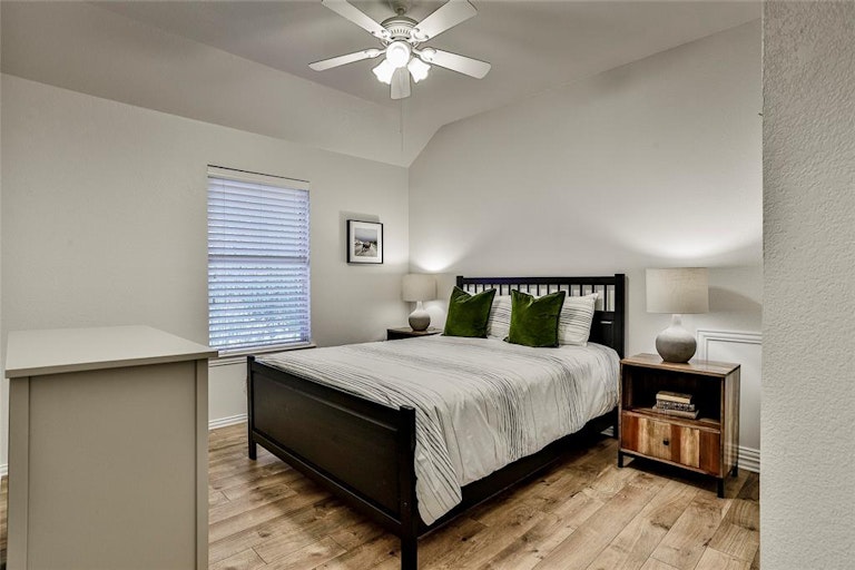Photo 28 of 32 - 3949 Diamond Ridge Dr, Fort Worth, TX 76244