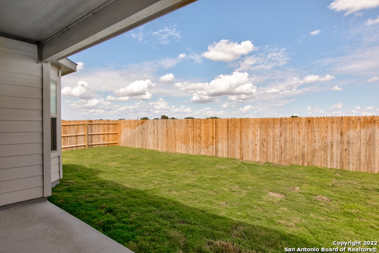 Photo 21 of 27 - 1062 Sixtree Dr, New Braunfels, TX 78130