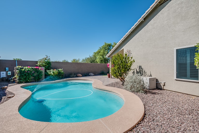 Photo 5 of 36 - 2044 S 86th Ln, Tolleson, AZ 85353