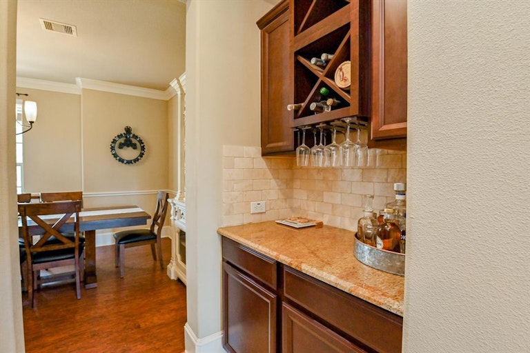 Photo 11 of 44 - 5306 Clear Landing Ct, Rosharon, TX 77583