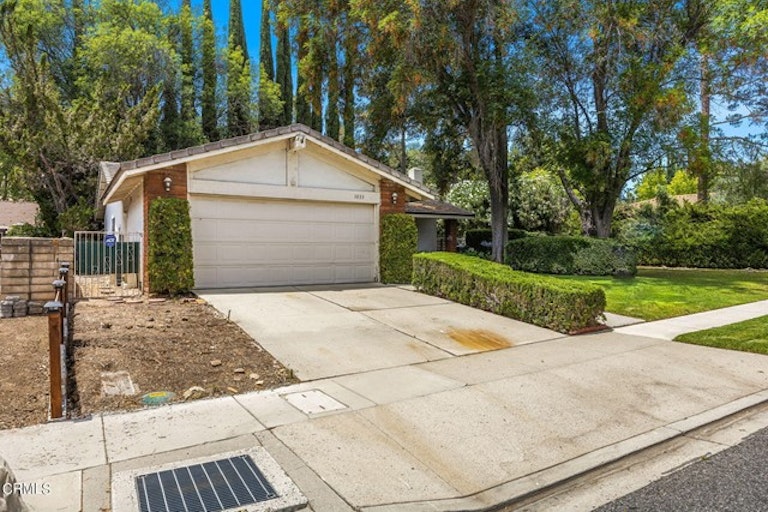 Photo 4 of 13 - 1033 Triunfo Canyon Rd, Westlake Village, CA 91361