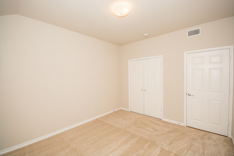 Photo 21 of 27 - 6076 Cedar Glen Dr, Grand Prairie, TX 75052