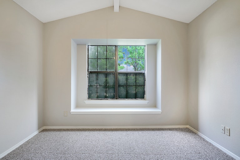 Photo 12 of 26 - 1428 Paintbrush St, Mesquite, TX 75149