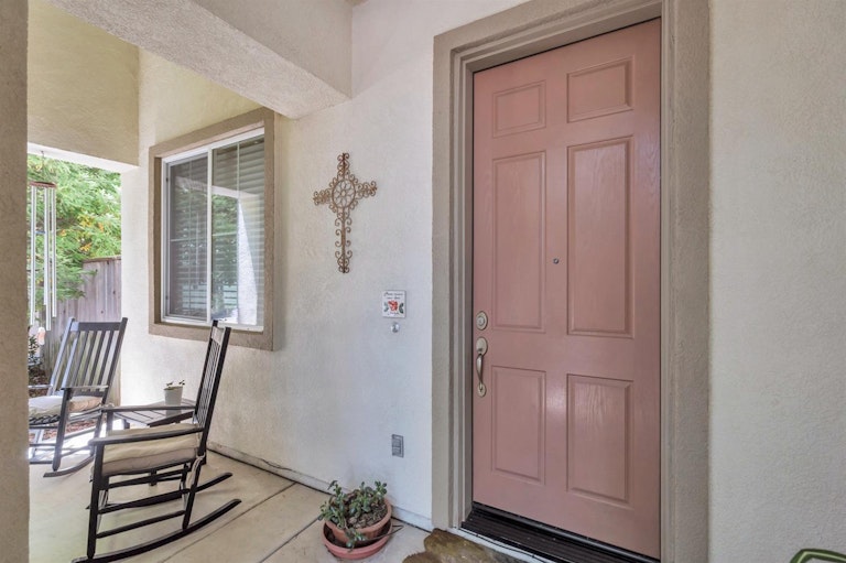 Photo 3 of 35 - 350 Westlake Dr, West Sacramento, CA 95605