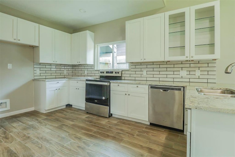 Photo 3 of 20 - 16927 Paint Rock Rd, Friendswood, TX 77546