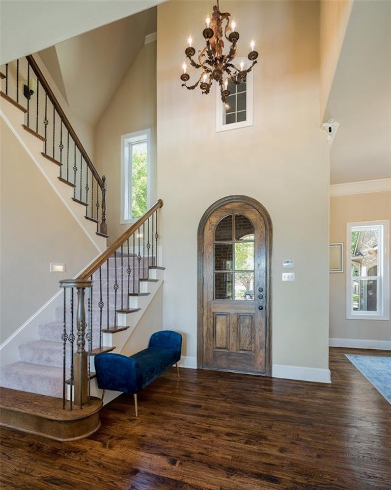 Photo 3 of 32 - 148 Country Club Dr, Rockwall, TX 75032