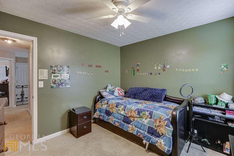 Photo 24 of 41 - 3248 Meadow Point Dr, Snellville, GA 30039