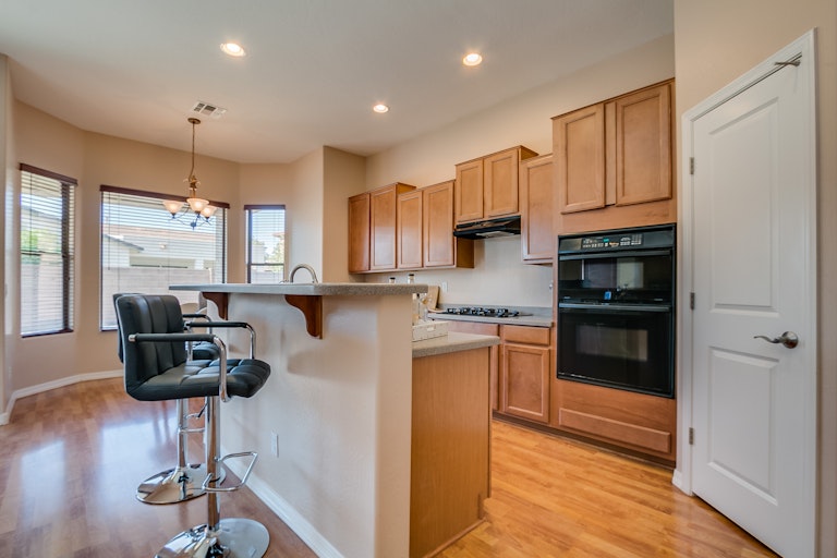 Photo 2 of 35 - 512 W Wildhorse Dr, Chandler, AZ 85286
