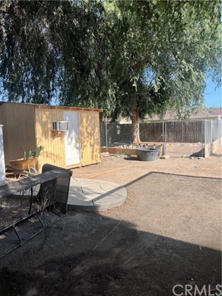 Photo 15 of 16 - 1929 E Oakland Ave, Hemet, CA 92544