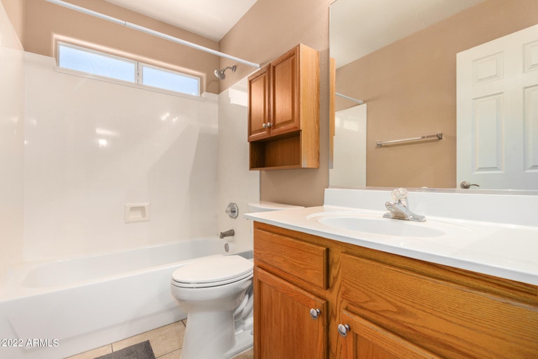 Photo 14 of 42 - 10822 W Quail Ave, Sun City, AZ 85373