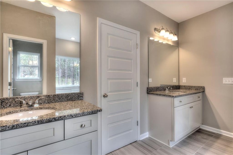 Photo 23 of 34 - 301 Melody Ln, Cartersville, GA 30121