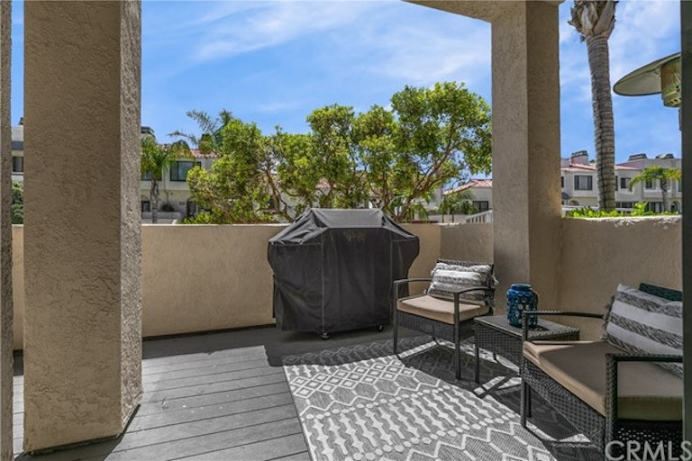 Photo 33 of 48 - 16515 Tropez Ln #147, Huntington Beach, CA 92649