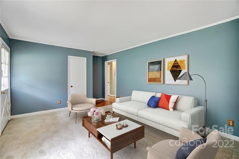 Photo 5 of 36 - 1320 Shannonhouse Dr, Charlotte, NC 28215