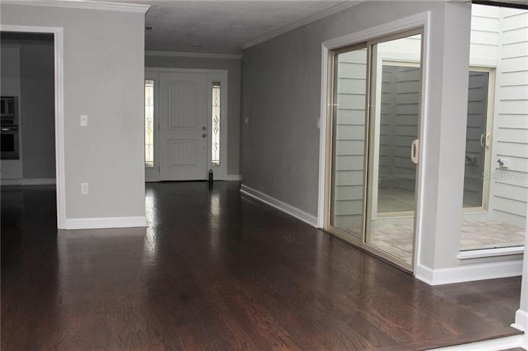 Photo 3 of 17 - 3828 Cheverly Dr W, Lakeland, FL 33813