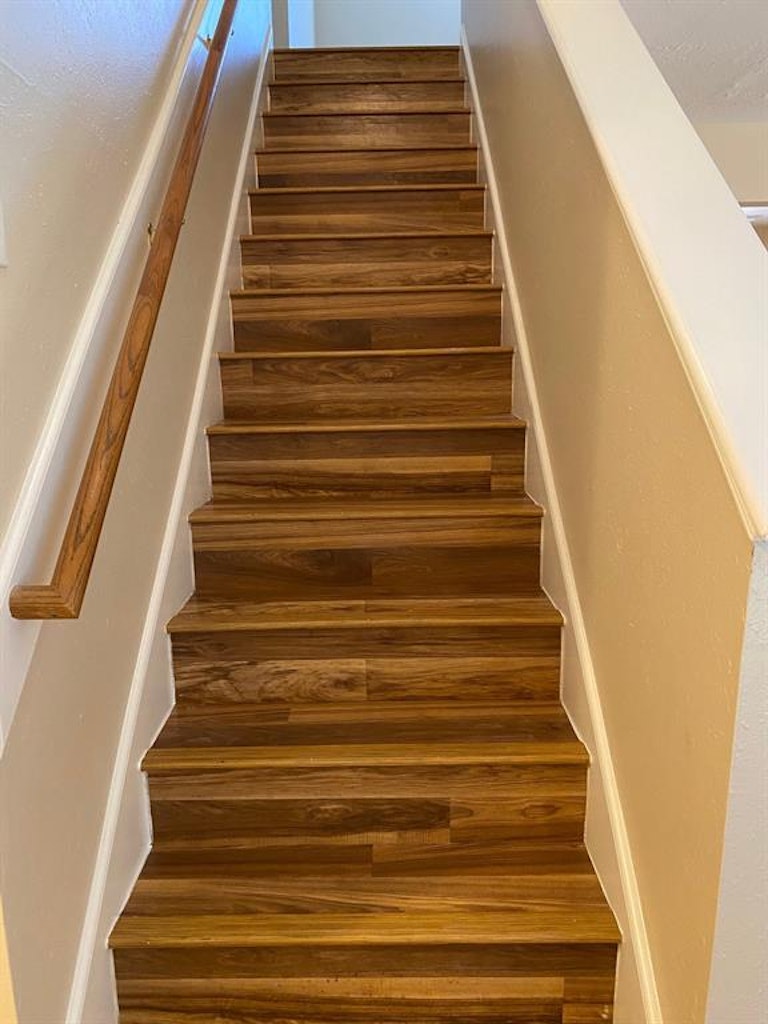 Photo 9 of 11 - 1027 Willow West Dr, Houston, TX 77073