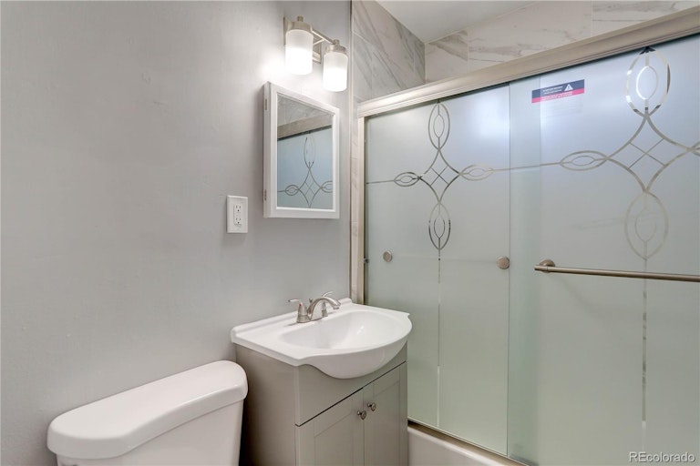 Photo 10 of 29 - 715 Lansing St, Aurora, CO 80010