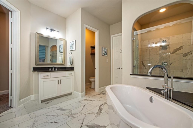 Photo 16 of 40 - 14996 Devonshire Ln, Frisco, TX 75035