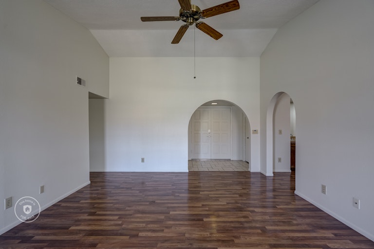 Photo 17 of 29 - 3856 W Wagoner Rd, Glendale, AZ 85308