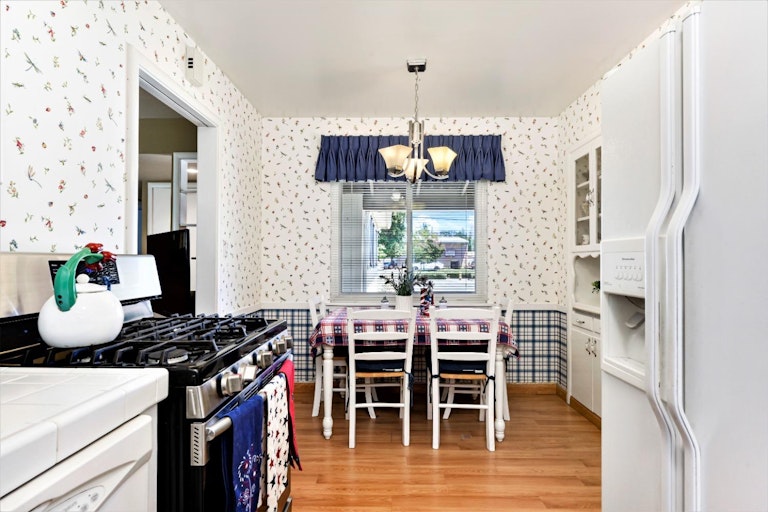 Photo 12 of 31 - 3359 Becerra Way, Sacramento, CA 95821