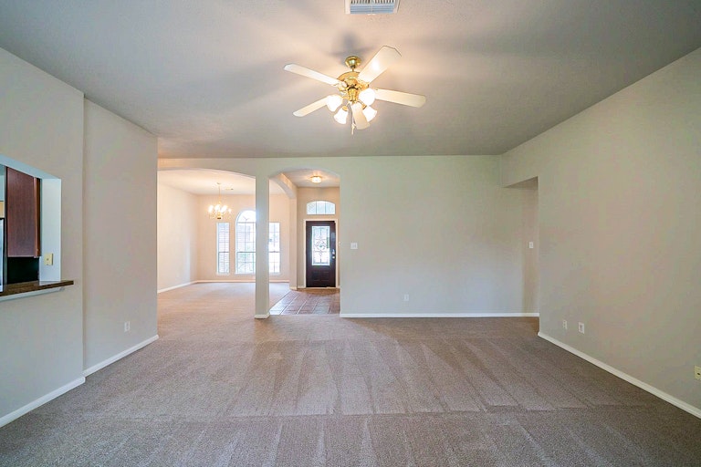 Photo 16 of 35 - 2731 Briarloch Ln, Houston, TX 77073