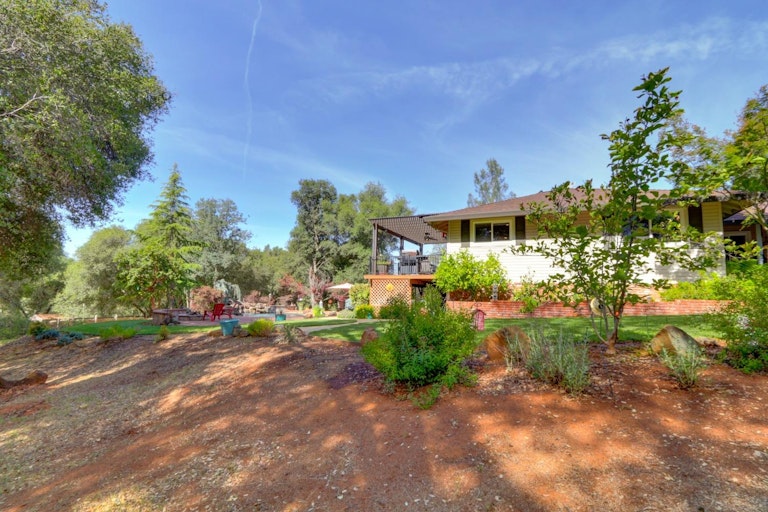 Photo 43 of 98 - 4540 Meadow Creek Rd, Placerville, CA 95667