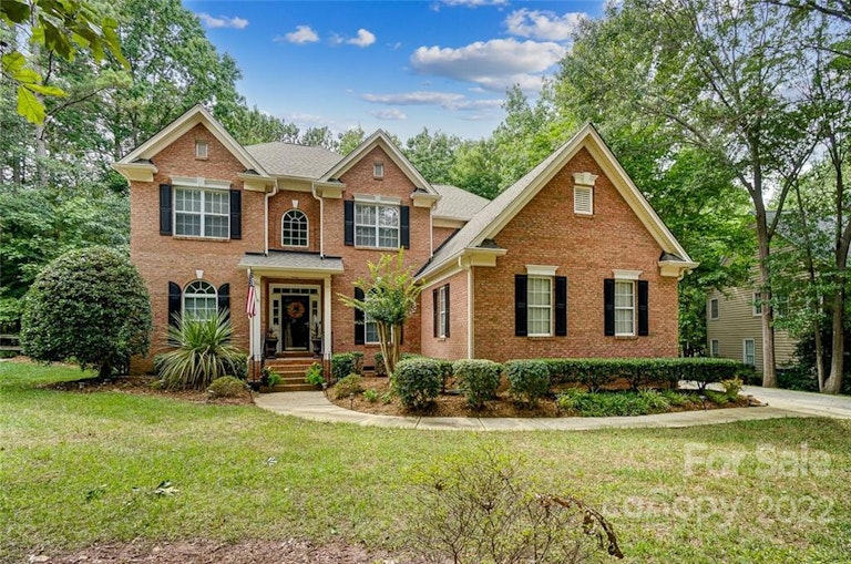 Photo 4 of 47 - 12229 Danielle Christina Ct, Charlotte, NC 28216