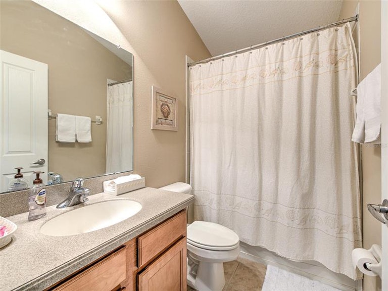 Photo 20 of 36 - 424 Down Pine Dr, Seffner, FL 33584
