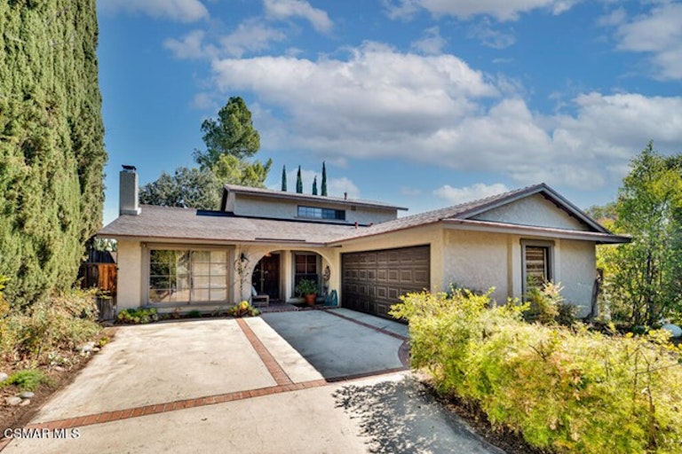Photo 2 of 36 - 29301 Hillrise Dr, Agoura Hills, CA 91301