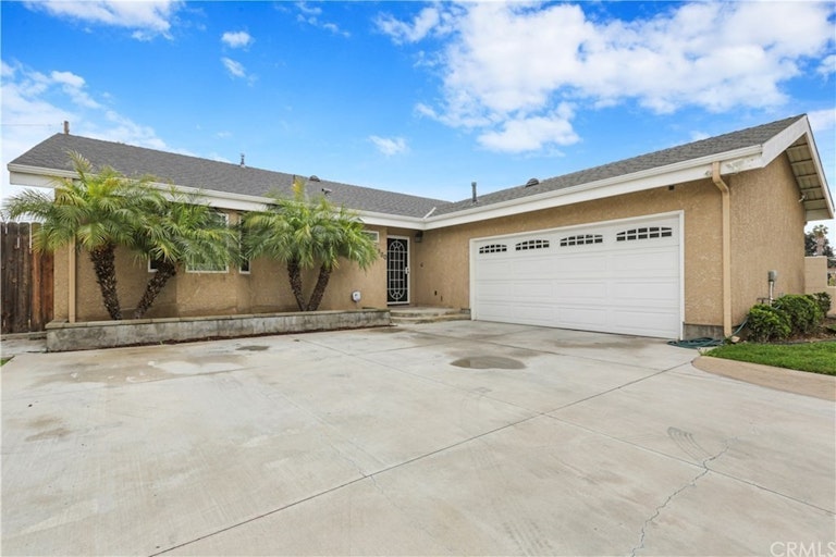 Photo 2 of 48 - 6900 N Atlantic Pl, Long Beach, CA 90805