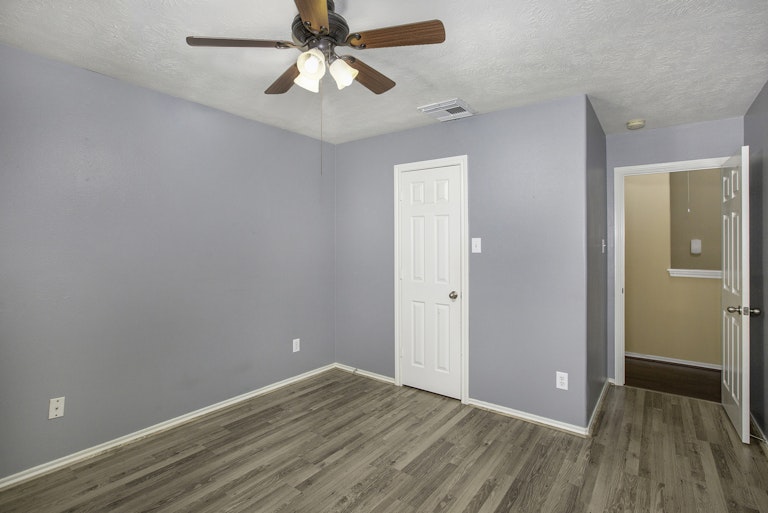 Photo 14 of 17 - 15022 Sunset Villa Ct, Humble, TX 77396