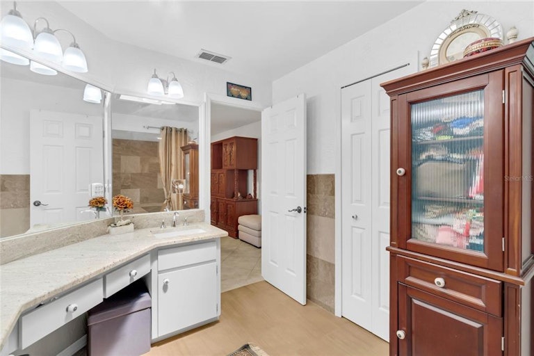 Photo 27 of 38 - 1102 Trotwood Blvd, Winter Springs, FL 32708