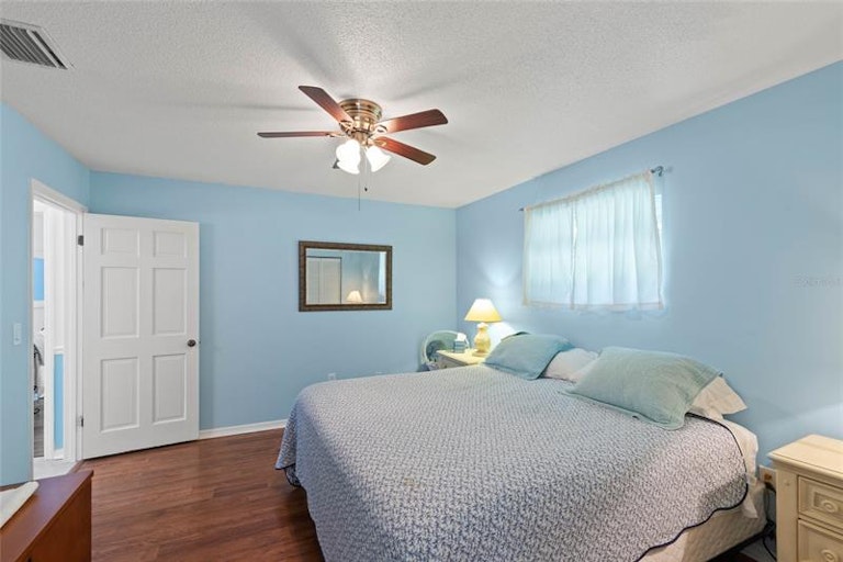 Photo 28 of 56 - 721 W Nelson St, Tavares, FL 32778