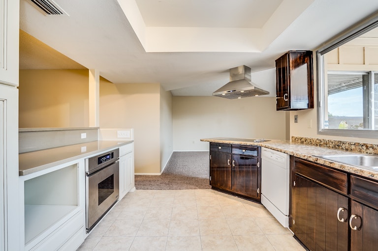 Photo 4 of 32 - 2176 E Ellis Dr, Tempe, AZ 85282