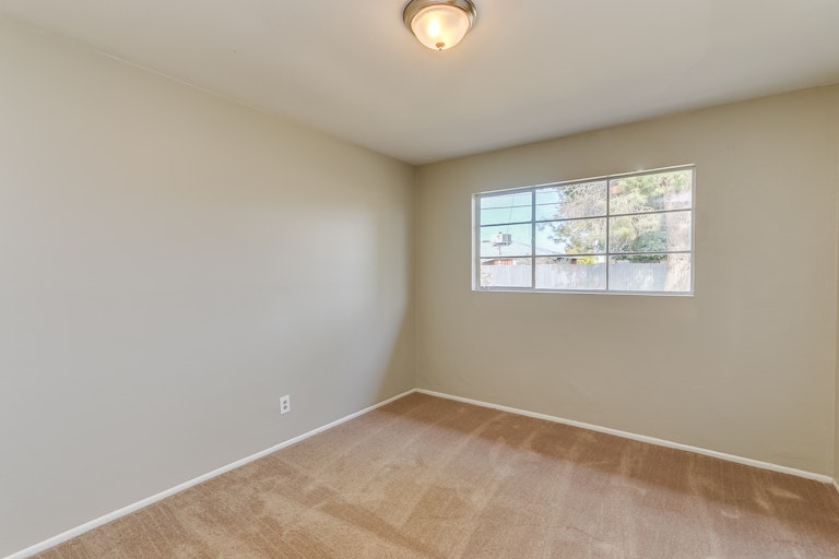 Photo 25 of 31 - 4050 W Keim Dr, Phoenix, AZ 85019