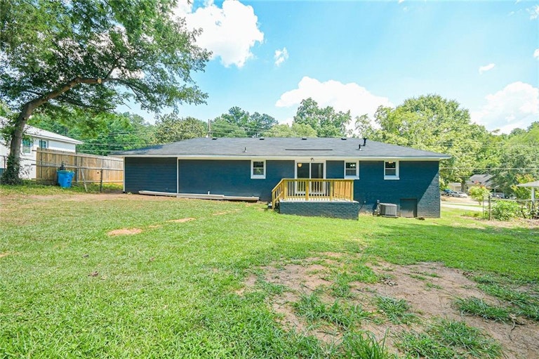 Photo 14 of 25 - 2198 Perkerson Mill Rd, Austell, GA 30106