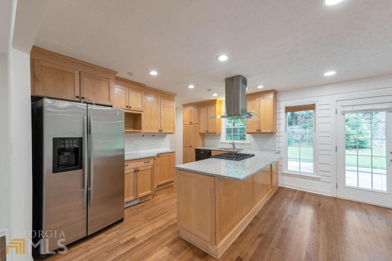 Photo 5 of 16 - 1113 Seven Springs Cir, Marietta, GA 30068