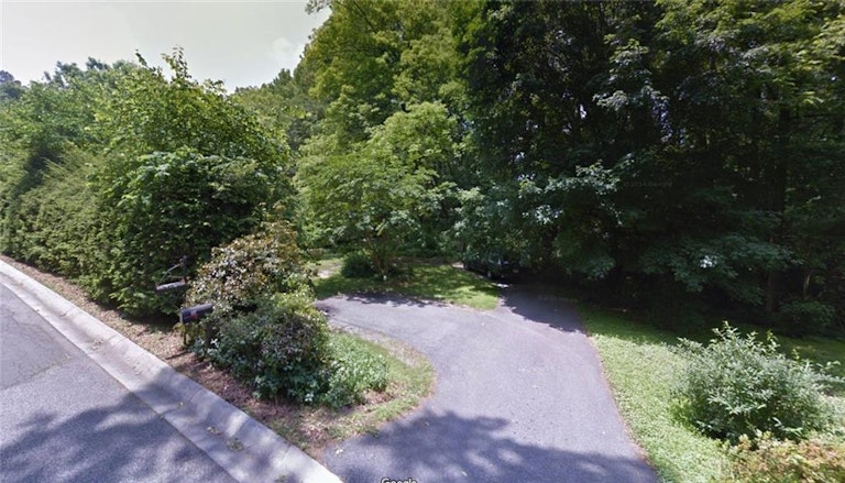 Photo 3 of 5 - 32 Durham St SW, Marietta, GA 30064