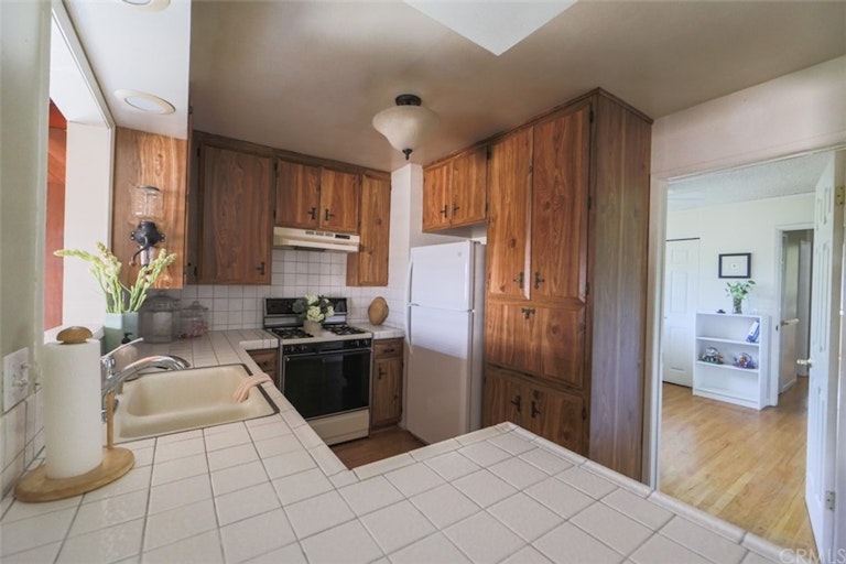 Photo 37 of 59 - 5666 Panama Dr, Buena Park, CA 90620