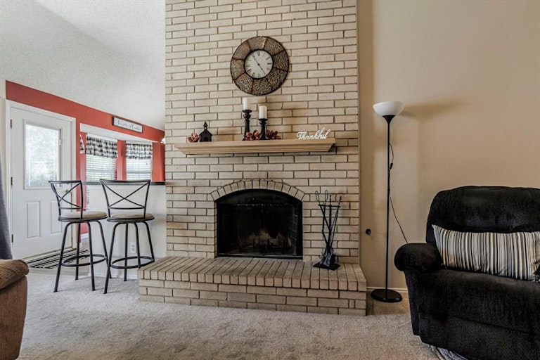 Photo 9 of 26 - 915 Felicia Ln, Arlington, TX 76017