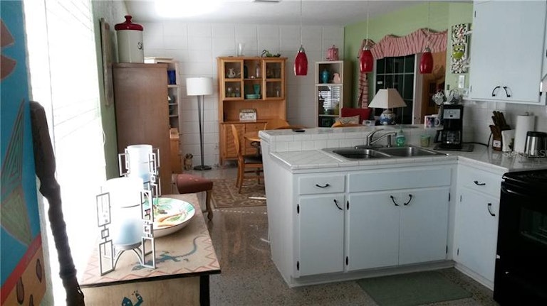 Photo 6 of 25 - 5703 25th Ave S, Gulfport, FL 33707