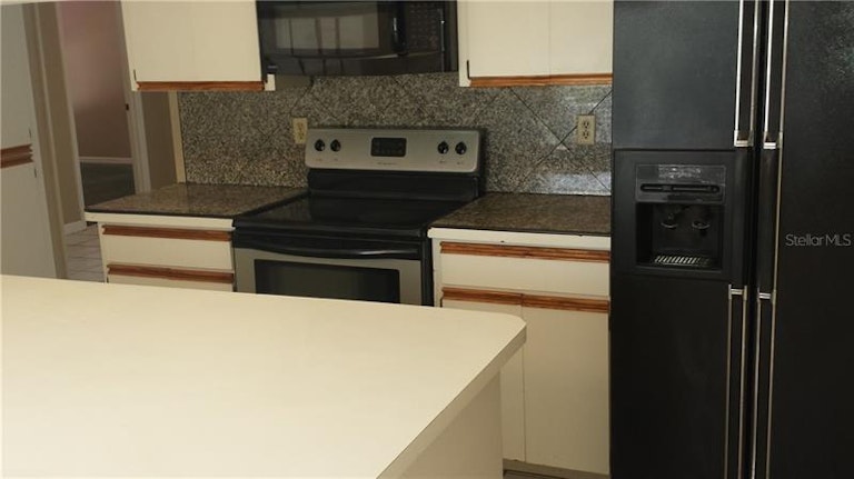 Photo 15 of 25 - 512 Limetree Dr, Oldsmar, FL 34677