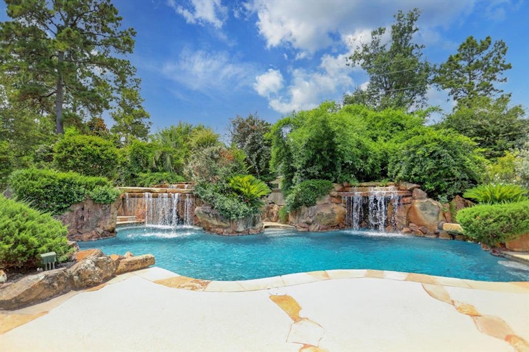 Photo 28 of 34 - 7811 Bent Green Ln, Spring, TX 77389