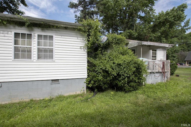 Photo 9 of 33 - 104 Archdale Dr, Durham, NC 27707