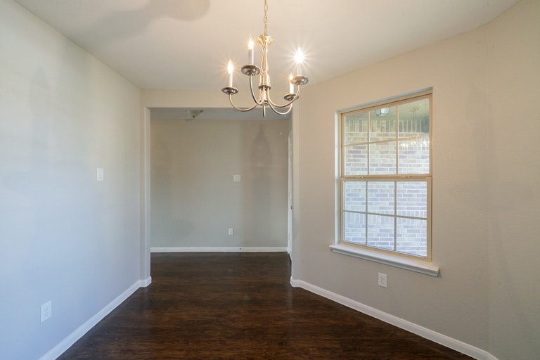 Photo 14 of 36 - 14030 Brunswick Place Dr, Houston, TX 77047