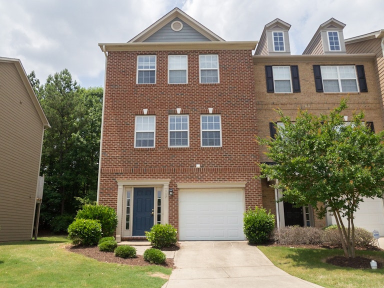 Photo 1 of 26 - 117 Gallent Hedge Trl, Apex, NC 27539