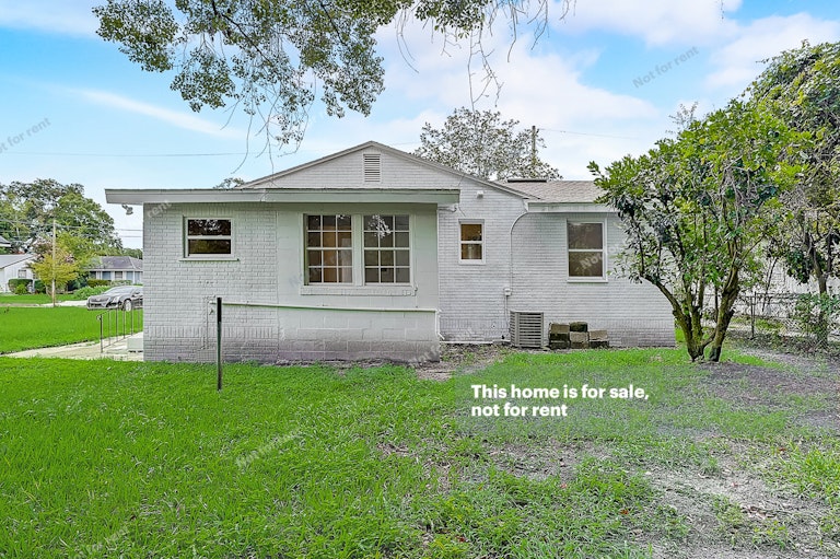 Photo 14 of 27 - 1718 McMillan St, Jacksonville, FL 32209