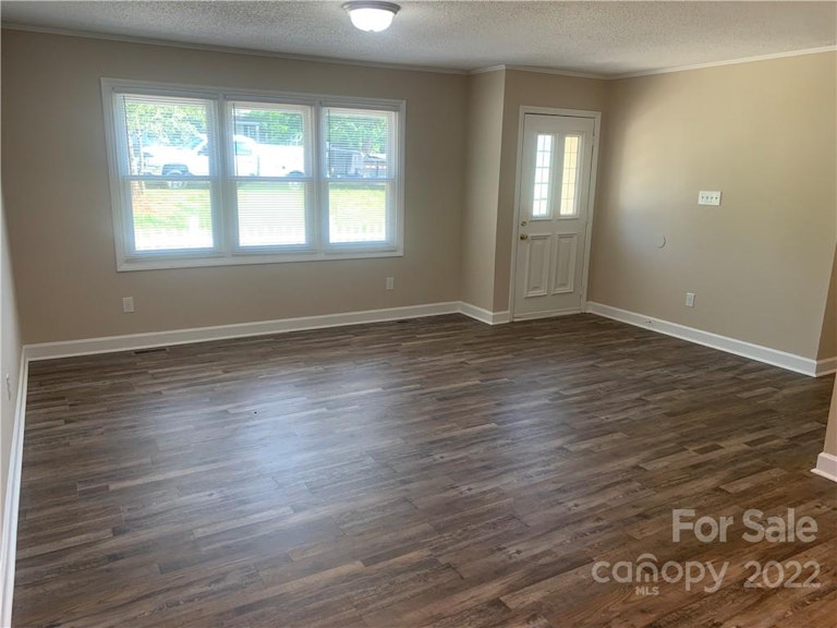 Photo 5 of 16 - 408 Millsaps Rd, Statesville, NC 28625
