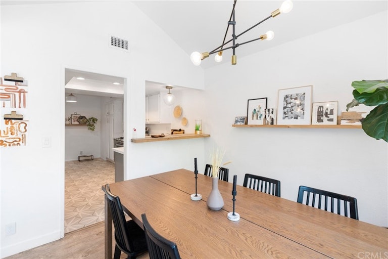 Photo 19 of 40 - 2070 Meadow View Ln, Costa Mesa, CA 92627