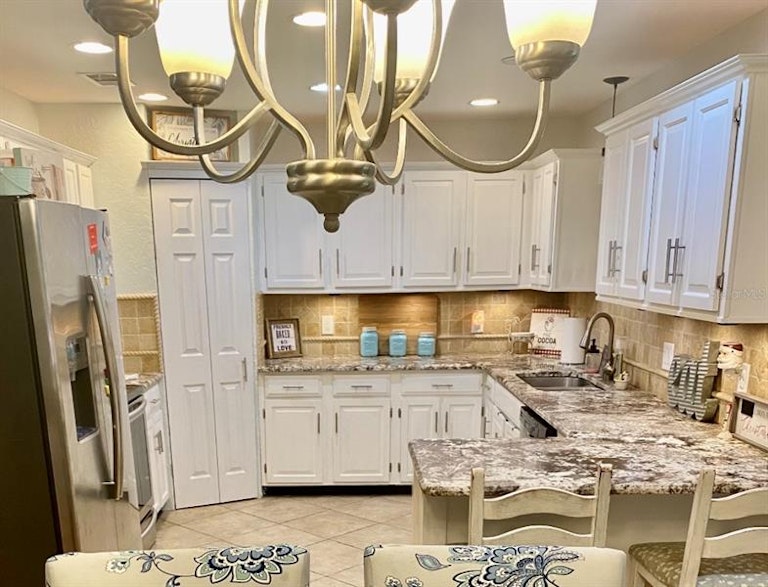Photo 14 of 23 - 805 E Lansdowne Ave, Orange City, FL 32763